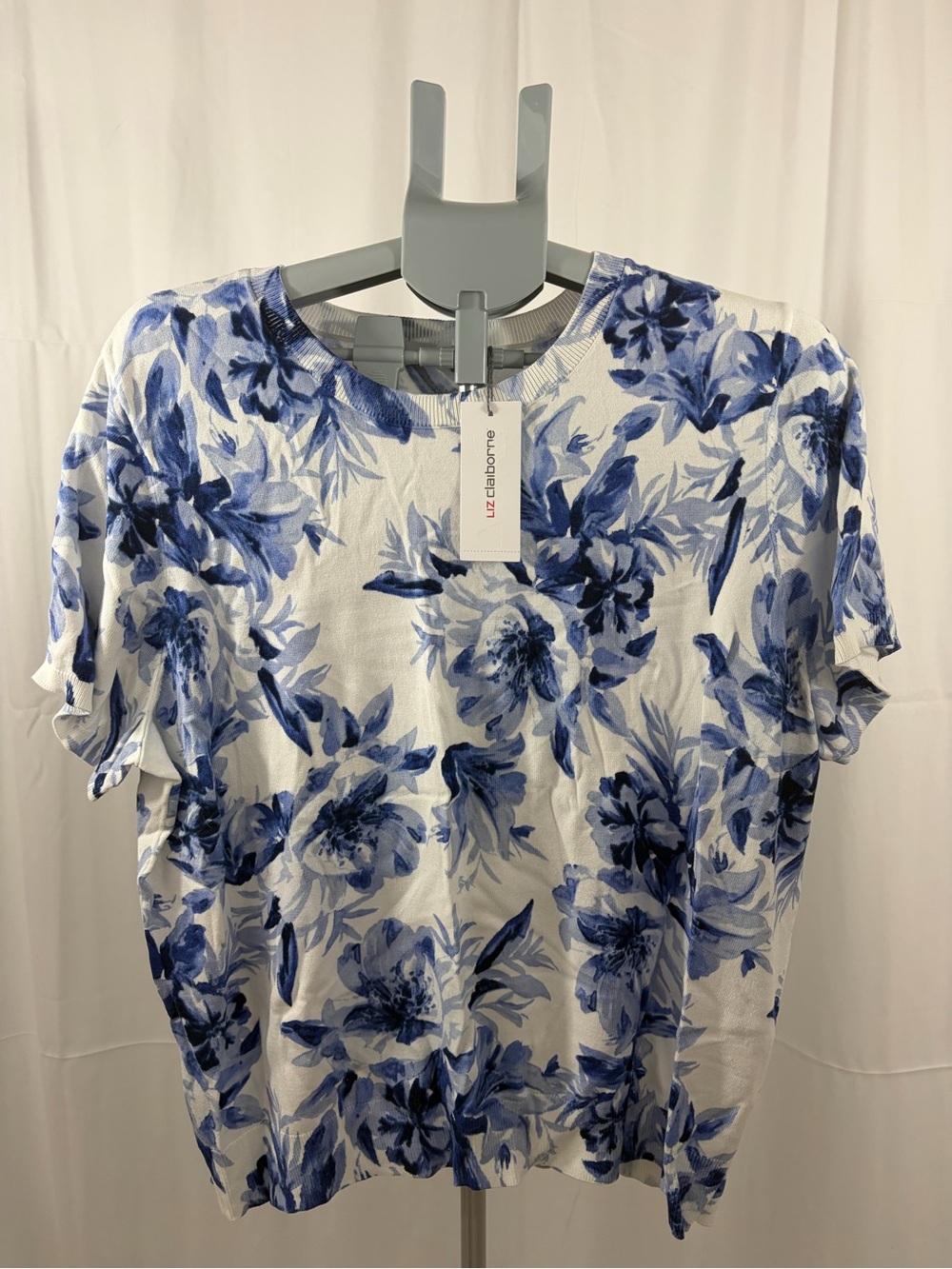 NWT Liz Claiborne Women’s Size 1X Blue Floral Short-Sleeve Super Soft Top